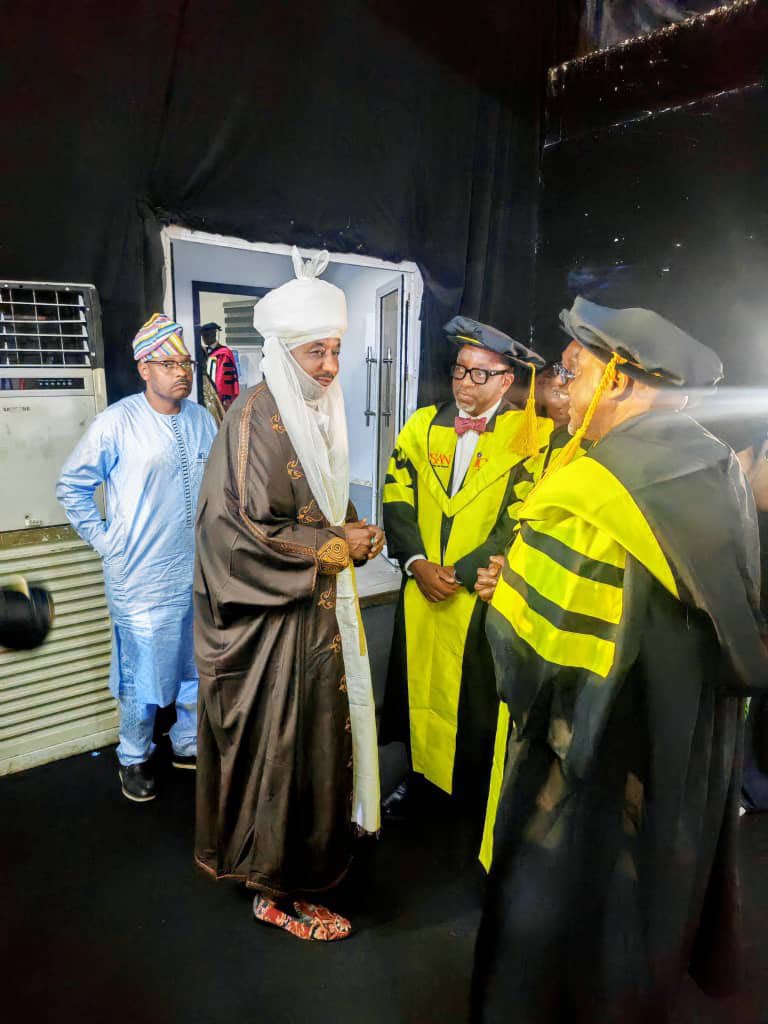 SanusiNaIIfans's tweet photo. Mai Martaba Sarkin Kano Khalifa Muhammad Sanusi II, an bashi lambar yabo ta fellowship (girmamawa) daga Cibiyar ‘yan-Kwararrun Sakatarori da Masu Gudanarwa ta Najeriya (ICSAN) a Lagos. Asabar 10th September, 2026. https://t.co/VjFy4pe8k9