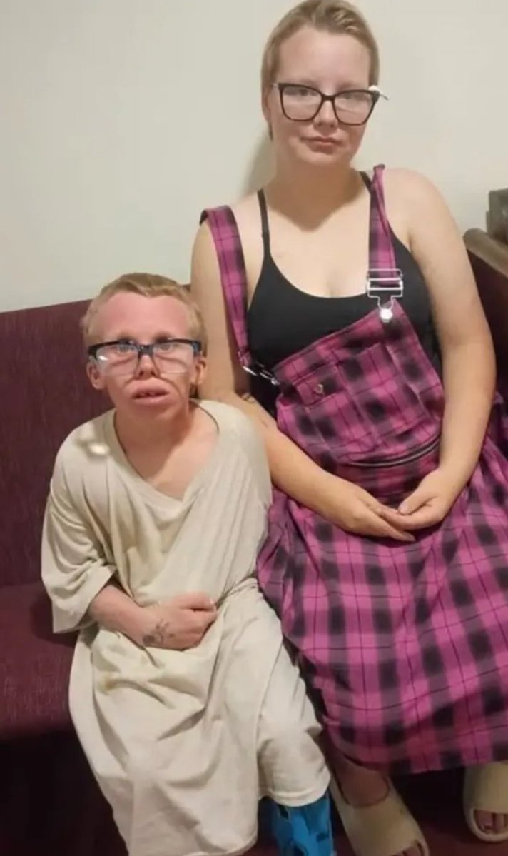 CoffindafferFBI's tweet photo. This TikTok couple is charged with 1st Degree Arson.
Such an odd case.
What were these 2 thinking?
#DakotaHarper
#FelicityEatmon https://t.co/0keQIyUOdI