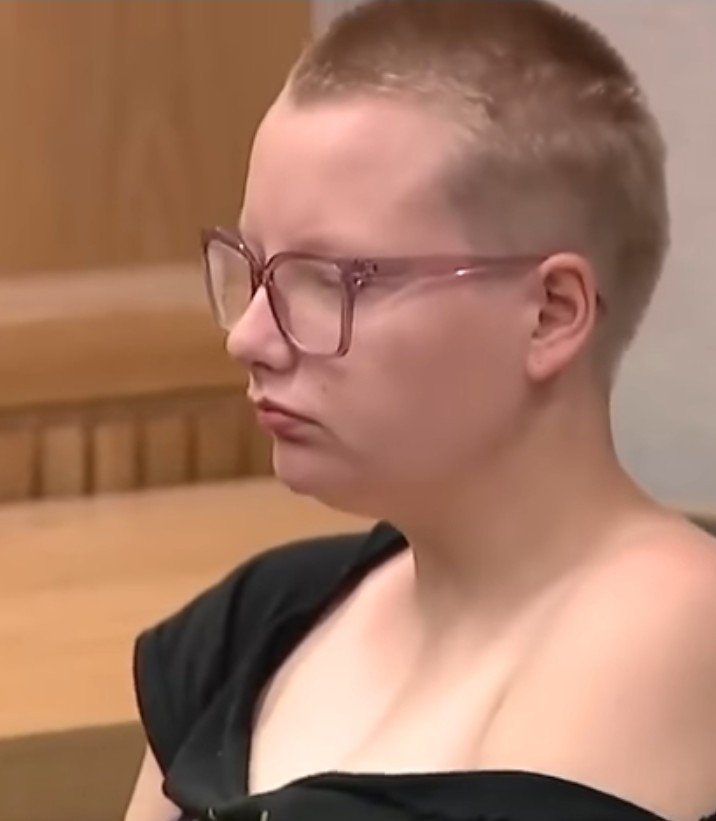 CoffindafferFBI's tweet photo. This TikTok couple is charged with 1st Degree Arson.
Such an odd case.
What were these 2 thinking?
#DakotaHarper
#FelicityEatmon https://t.co/0keQIyUOdI