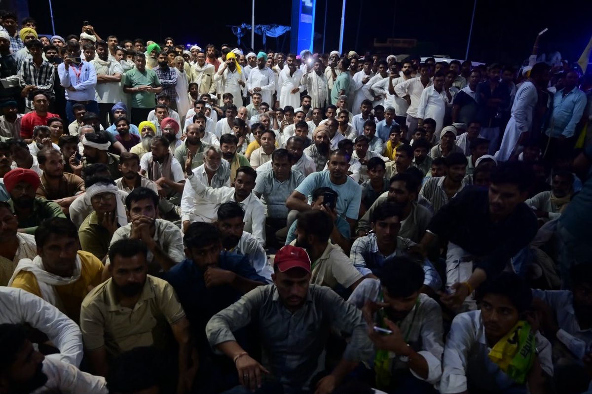 hanumanbeniwal's tweet photo. हम मजबूती के साथ किसानों के साथ खड़े हैं |
#घड़साना_किसान_आंदोलन 
@RLPINDIAorg https://t.co/cFdhYKWqXY
