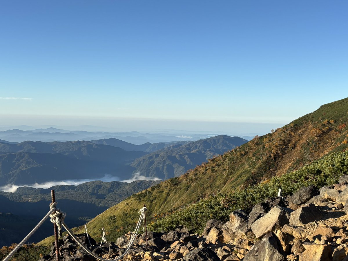 quattro252p's tweet photo. 紅葉の山 https://t.co/lhzQMLtztt