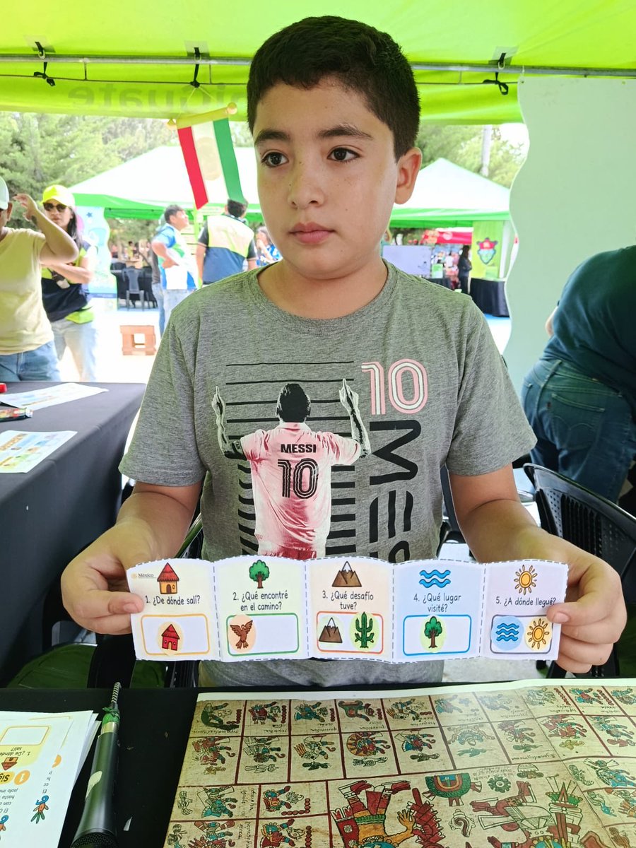 EmbaMexGua's tweet photo. Inspirados en los códices Boturini y Borbónico, niñas y niños de
Guatemala realizaron su propio mini códice. La @EmbamexGua presente en el
Festival del Parque Eugenio Cifuentes.
@muniguate
@muniauxiliarz6
#DiplomaciaCulturalMX
@SRE_mx https://t.co/xqqFrVcrpq