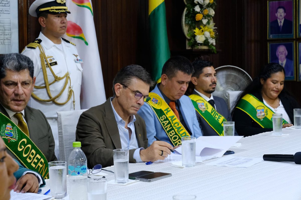 Ofiprebo's tweet photo. Durante su visita a San Borja, el presidente Paz anunció una inversión de Bs 309 millones para impulsar cerca de 23 proyectos de infraestructura vial, agua potable y apoyo a la producción.

Asimismo, ratificó el avance del modelo 50/50 para que las regiones decidan sus prioridades de inversión y promuevan el desarrollo local.