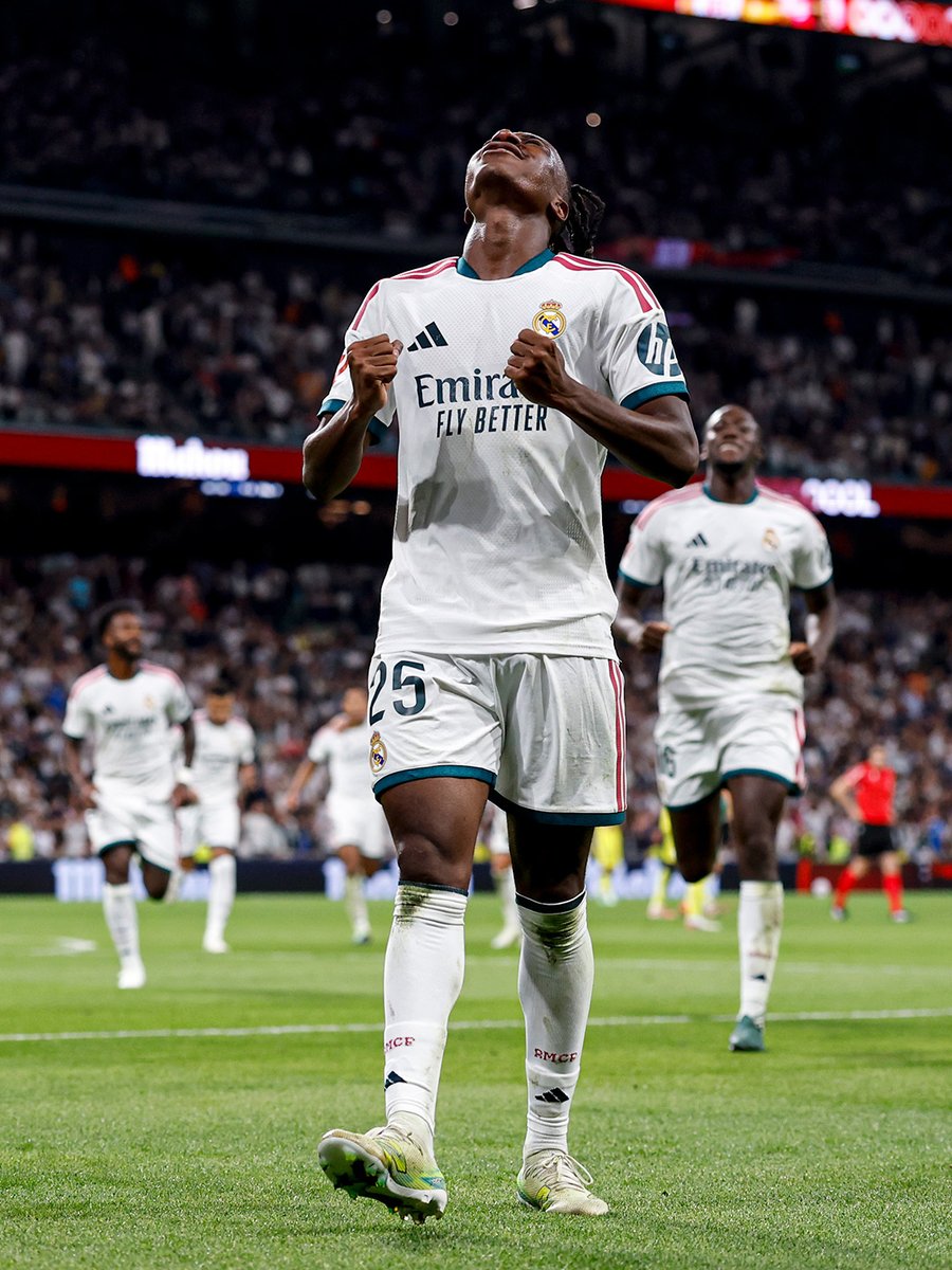 realmadrid's tweet photo. Nada como marcar tu primer gol en el Bernabéu. https://t.co/Aa1NDOksfL