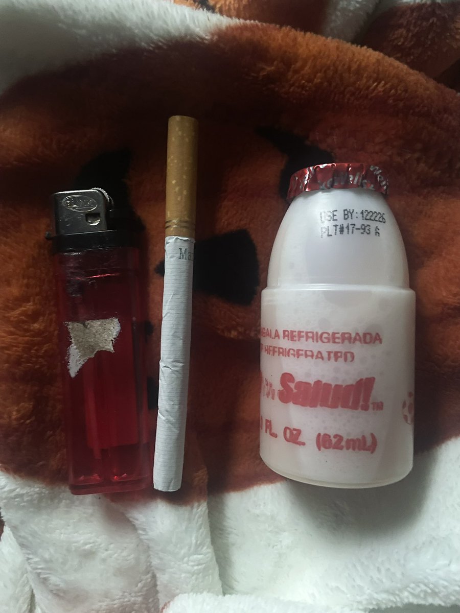 peeeeps6's tweet photo. 5:41 pm, cigarette and probiotic drink for my first meal of the day https://t.co/WzOzHuqBmJ