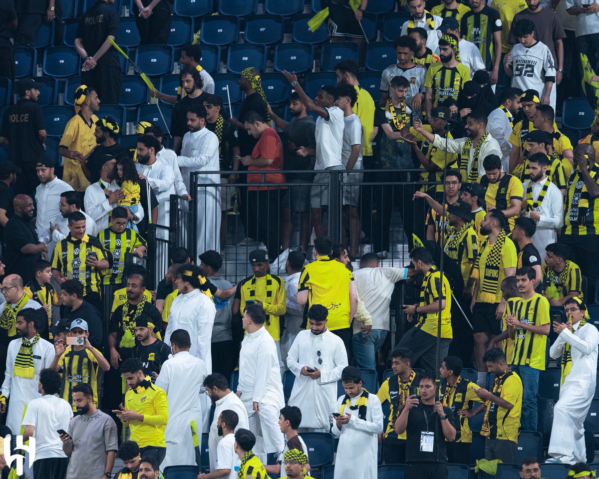 fans_of_alhilal's tweet photo. للاتحاد اسمه.. وللهلال فعله 💪 https://t.co/V3xbqP9FVl