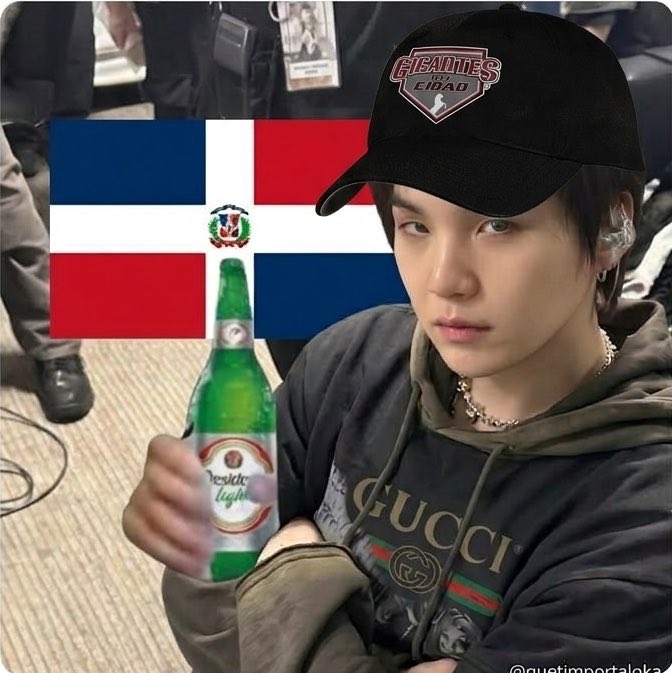 it_yoongiboy's tweet photo. Yo lo que estoy en shock de todas estás Armys que han salido aquí, literal, cuando eso paso en 2021 por ahí, yo también me sorprendí muchísimo porque desde el 2017 pensé que era 1 de 10 personas que le gustaba bts. Ahora somos una tribu de hermanas moradas. https://t.co/3NXeKr4qgI