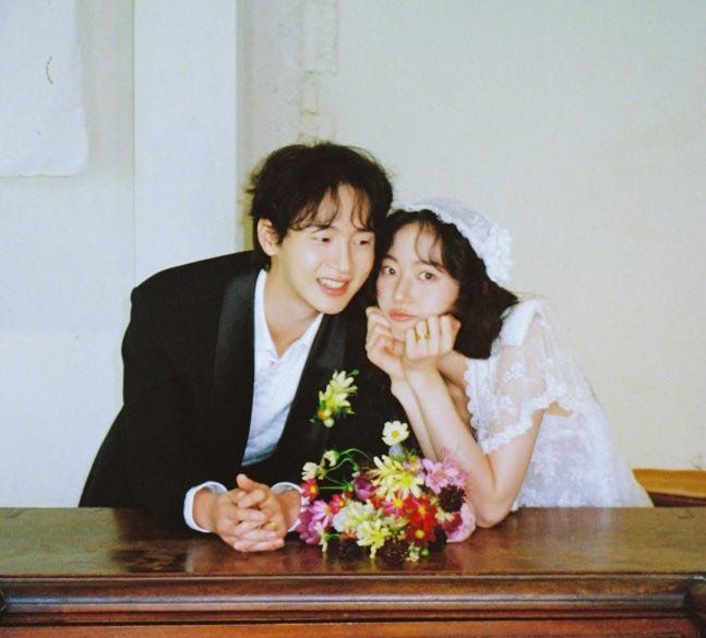 happydongyoon7's tweet photo. #장동윤 #김승윤 결혼축하해요^^
잘생기고 예뻐서 둘다 넘 잘 어울리고
앞으로도 둘다 오래 건강하고,
좋은 작품들 두루 잘 해내고,
둘이 같이 오래 행복하게 잘 살길 바랍니다🥰 https://t.co/zZyBxCQY6e