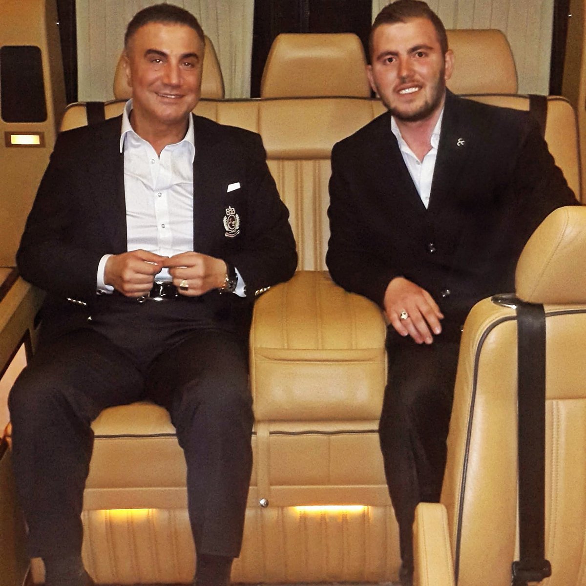 Abdullah7048931's tweet photo. #HasretizSanaReis

Özledik Seni Baba Reisim Özledik Bitsin Bu Hasret Özlem Ve Hasretle Ellerinizden Öpüyorum Reisim @sedat_peker https://t.co/9s3xMbgxcm