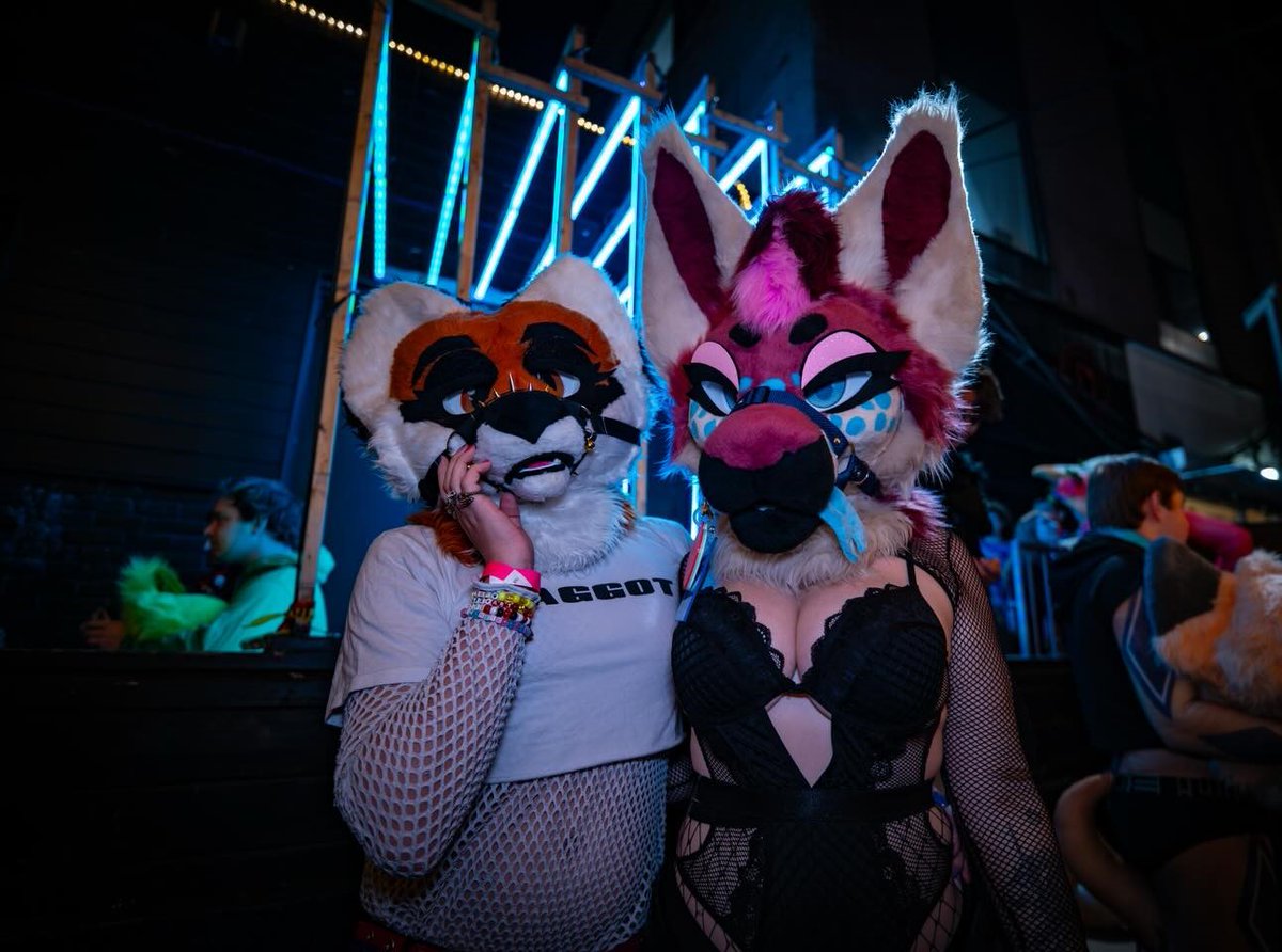 cascade_fur's tweet photo. when she touch yo stingaling

#furryrave #rave #fursuitphoto #fursuitphotography #furrycouple https://t.co/v1qYLUJZMJ