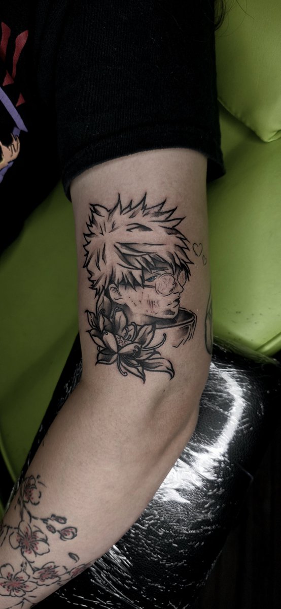 g0ne34's tweet photo. Finally using my x  but hello everyone im a el paso based tattoo artist, I love to do floral and anime work so if yall are into that give me a follow!. I have alot more content on my insta and a small amount on my tiktok so give me a follow!
#tattoo #elpaso #anime #GojoSatotu https://t.co/zfcNggKnmU