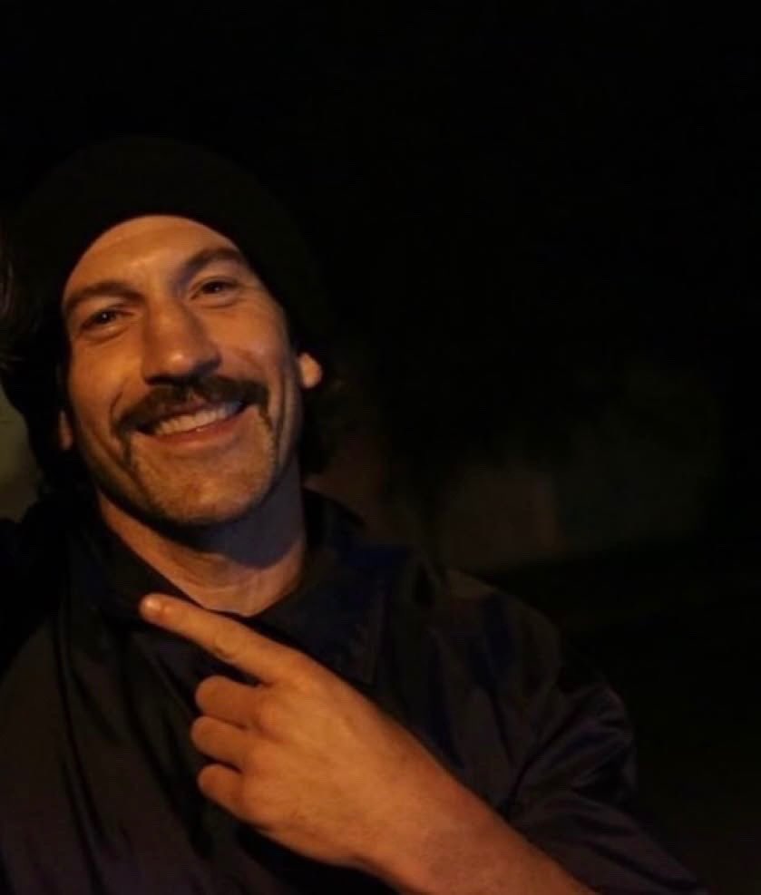 bernthalfreak's tweet photo. SAVE MEEEEEE handlebar mustache jon bernthal save me please……. https://t.co/DQixig9HUa