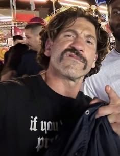 bernthalfreak's tweet photo. SAVE MEEEEEE handlebar mustache jon bernthal save me please……. https://t.co/DQixig9HUa