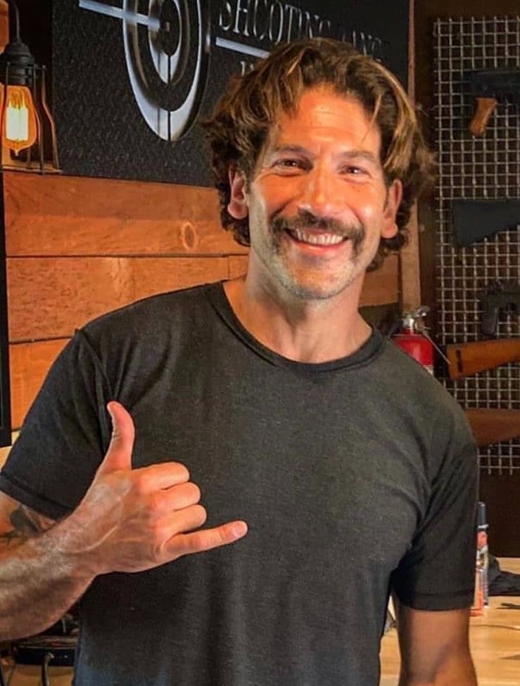 bernthalfreak's tweet photo. SAVE MEEEEEE handlebar mustache jon bernthal save me please……. https://t.co/DQixig9HUa