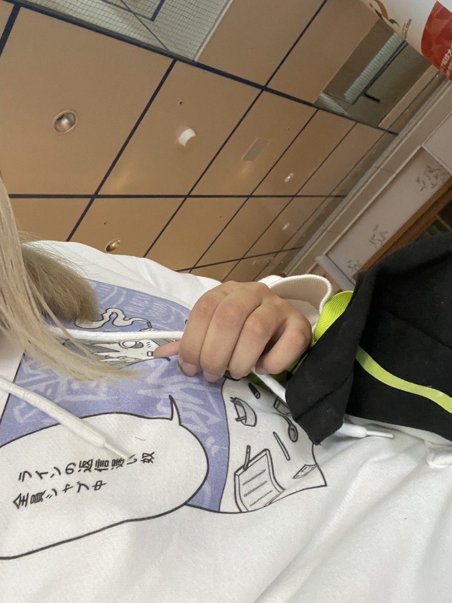 ginb6m's tweet photo. 今日はこの服来てナガスパ行くぞーー
早朝の栄なう！
時間ミスって1時間早く着いちゃった😇 https://t.co/rPxedmOK20