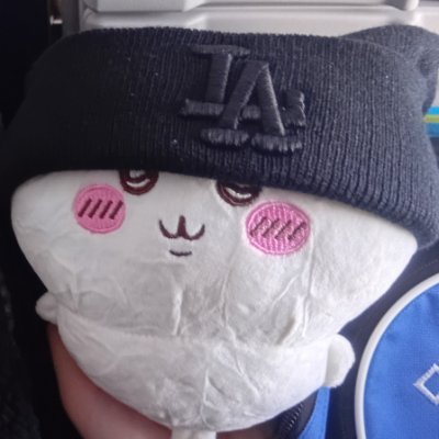 MePersonalmente's tweet photo. @kielosh bro pensé que tú perfil era una cosa blanca enojada con bigote y con ojos rosas https://t.co/36sgvcj0Ut
