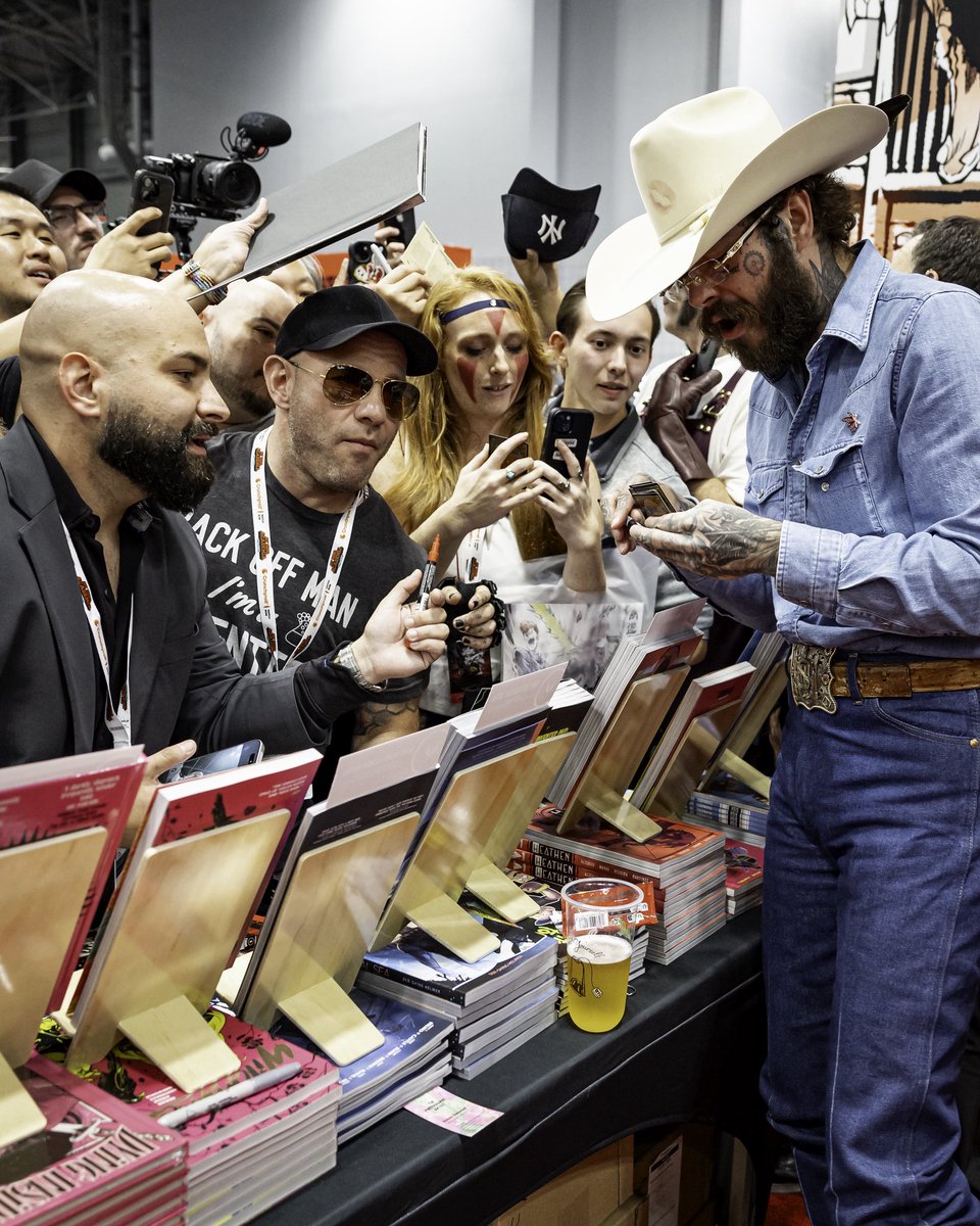 ExtraPosty's tweet photo. We did it really BIG (RIG) at New York Comic Con a year ago today. Were you there when Posty’s demon-slaying 18-wheeler crashed down from the sky into NYCC? https://t.co/6a8BtpQys0