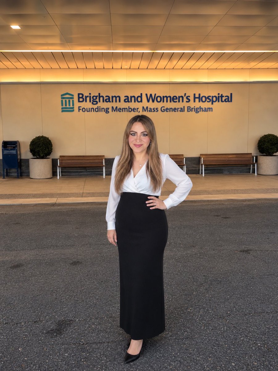 AranzaPinedo's tweet photo. Happy Hispanic Heritage Month! 🌎

This photo captures my first day as a #Renal #Pathology Fellow🥼 at @MGBpathology in July

Diversity strengthens medicine through different perspectives &amp; better patient care. May our journeys inspire future generations to dream beyond borders https://t.co/8I9FkyNvU7