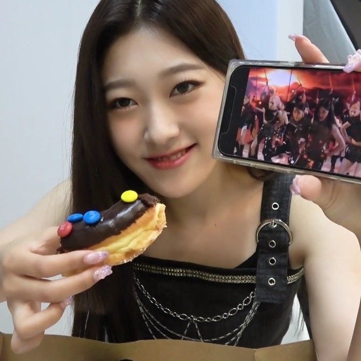 minjeongparker_'s tweet photo. literally her https://t.co/2kzFa06h1J
