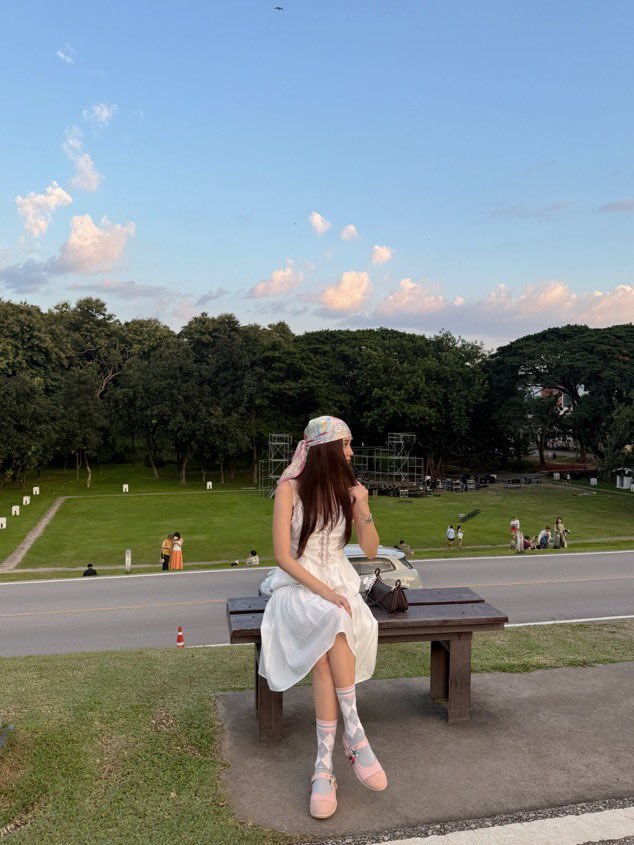 FBFCDominicana's tweet photo. 📸Nuevas fotos de Freen en su IG
“🖼️💖🧁so puffy 🩵🍬🌈🌥️”
#puffshoesofficial
#myeverydaypuff
#puffflocollection
#srchafreen https://t.co/FkZaCnB9dW