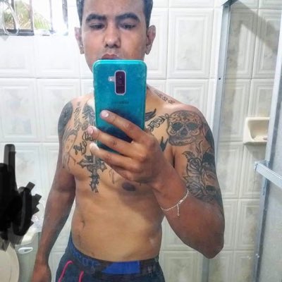 luis384chavez's tweet photo. #NuevaFotoDePerfil https://t.co/r8ZrmkjN1s