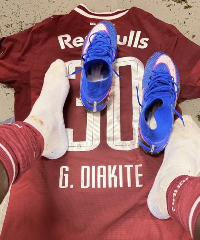 MonsieurBernaps's tweet photo. Gaoussou Diakité 🇲🇱 se remet de sa blessure sereinement avec un temps de jeu progressif ✅ 

Il est rentré à la 75 eme avec le @RedBullSalzburg ✅ le malien enchaine les minutes … la trêve de Novembre approche … elle risque d’être un peu juste pour Gaoussou mais il est sur la bonne voie ⚡️ 

Bernaps 🫡