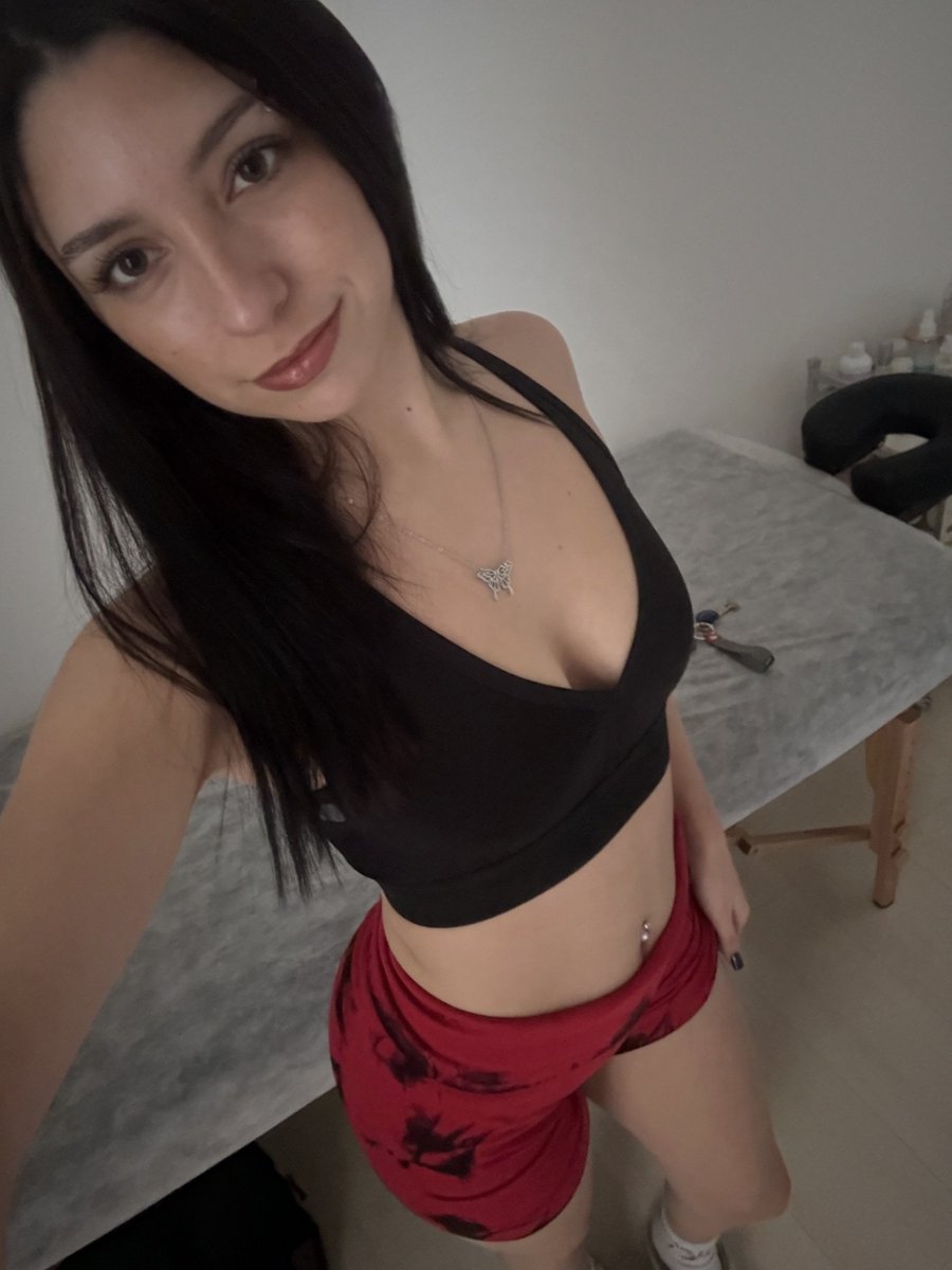 lunabloomm3's tweet photo. just some sweet snaps 📸✨ https://t.co/9oWH2m4WIU