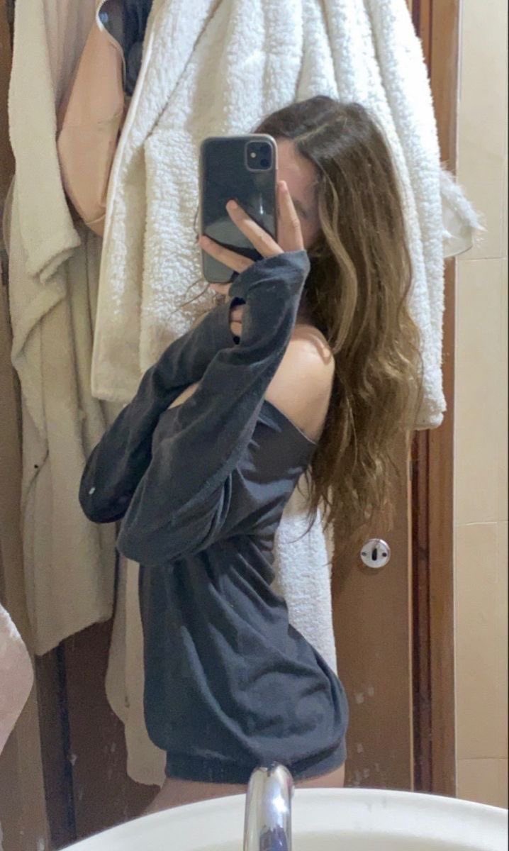 drlingdoe's tweet photo. to be so skinny and pretty i look like the main character in a wattpad novel… 🚬🚬🚬 https://t.co/PiLAcVbxcE
