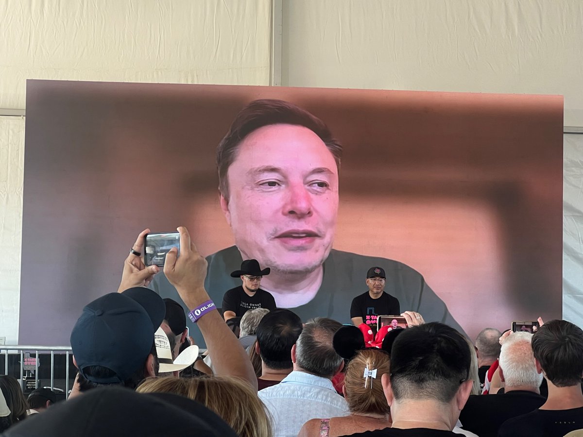 SpaceX_Analyst's tweet photo. Musk: “Rapidly Reusable Reliable Rocket (RRRR).”

Next $SPCX Super Heavy launch will be a dual catch of booster and Starship.

A never before full stack recovery of any orbital class vehicle. https://t.co/u0W5EBchky