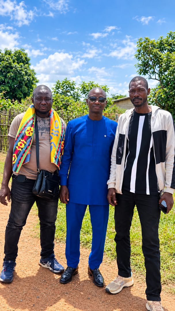 elbonokaba's tweet photo. Tady Lanfia, Nagnouma Iya et moi Solomana. https://t.co/rDsx99dizv