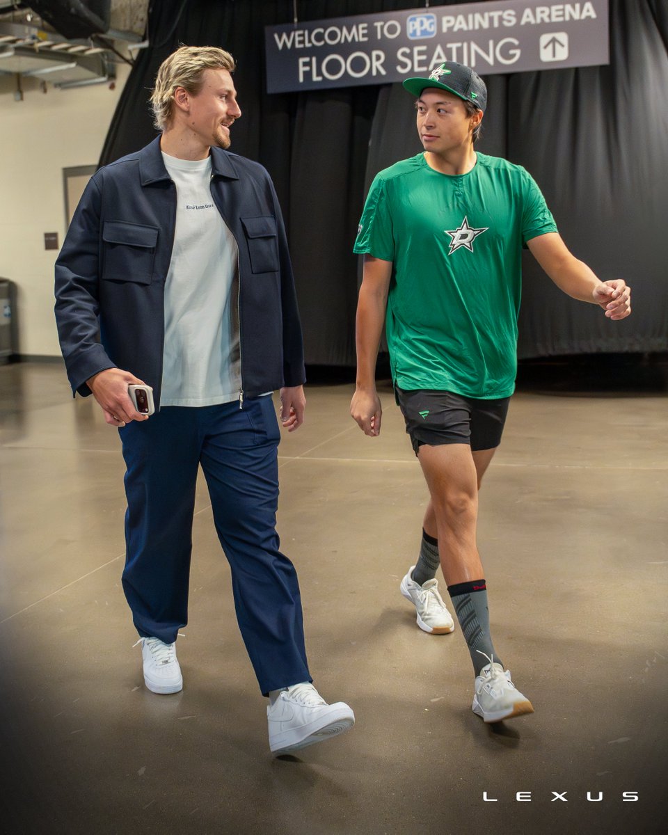 DallasStars's tweet photo. Let's get the night started https://t.co/RDmMbF76dE