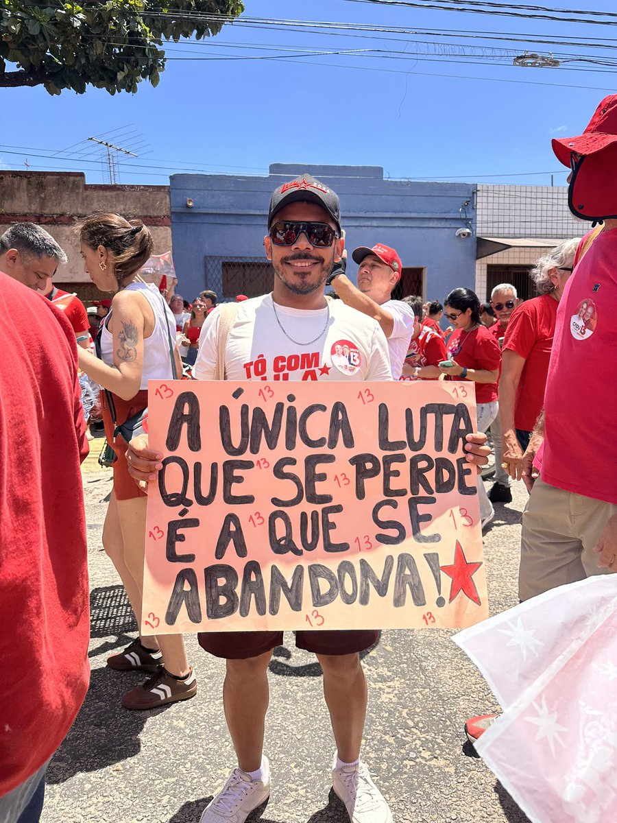 mariiobarbosa's tweet photo. A Constituição é do povo brasileiro, fruto da nossa soberania, e nenhum poder no mundo pode tirá-la de nós. Natal que coisa linda, fizemos história. Simbora eleger Cadu governadore Lula Presidente ❤️⭐️✊🏾1️⃣3️⃣
#LulaEmNatal @LulaOficial @caduxavier https://t.co/RO7hC71VSE