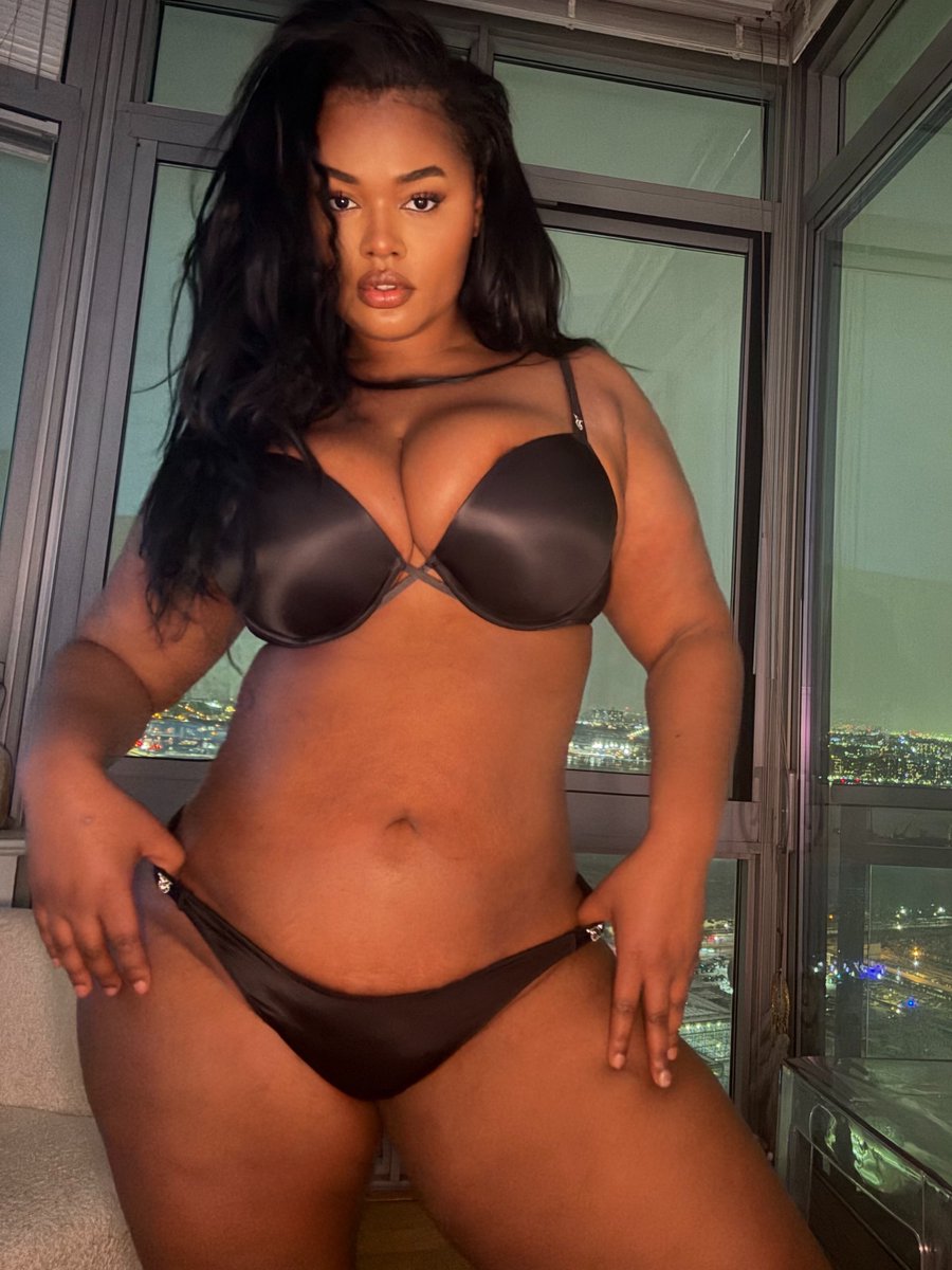 ssatusfird's tweet photo. Precious Lee 🇺🇸 American sexy model｜美国性感美女
IG: @preciousleexoxo｜Precious Lee photos 写真
从 T 台到街头，她根本没打算放过谁 😮‍💨 she's not playing fair — this set pulls you back for another look
#PreciousLee #SexyModel #AmericanModel #InstagramModel https://t.co/qGQTwjBVSC