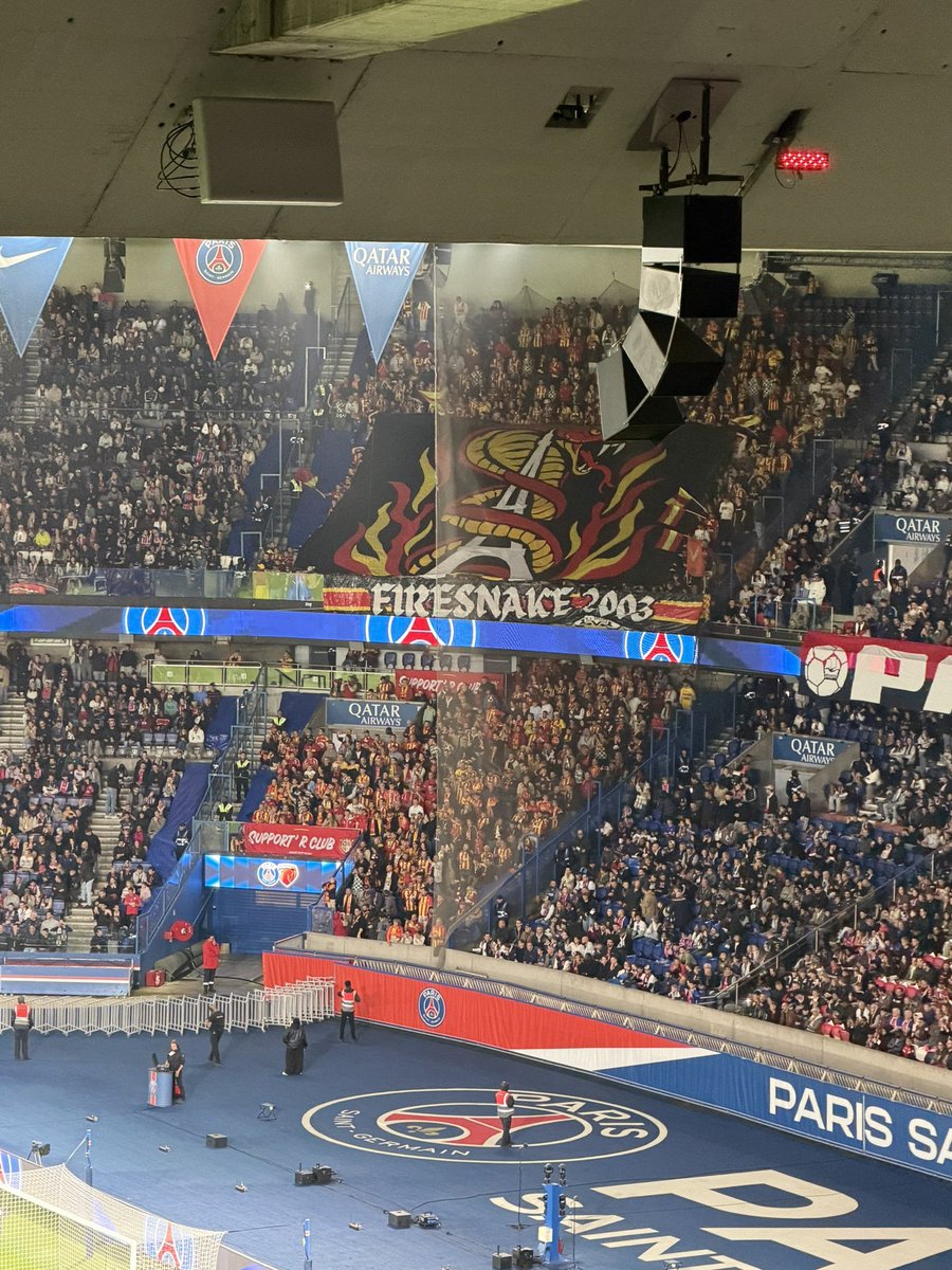 AUTEUIL1991's tweet photo. #PSGLMFC
« Comme votre serpent, vous rampez toujours aux pieds de Paris » https://t.co/xD08tq1lQf