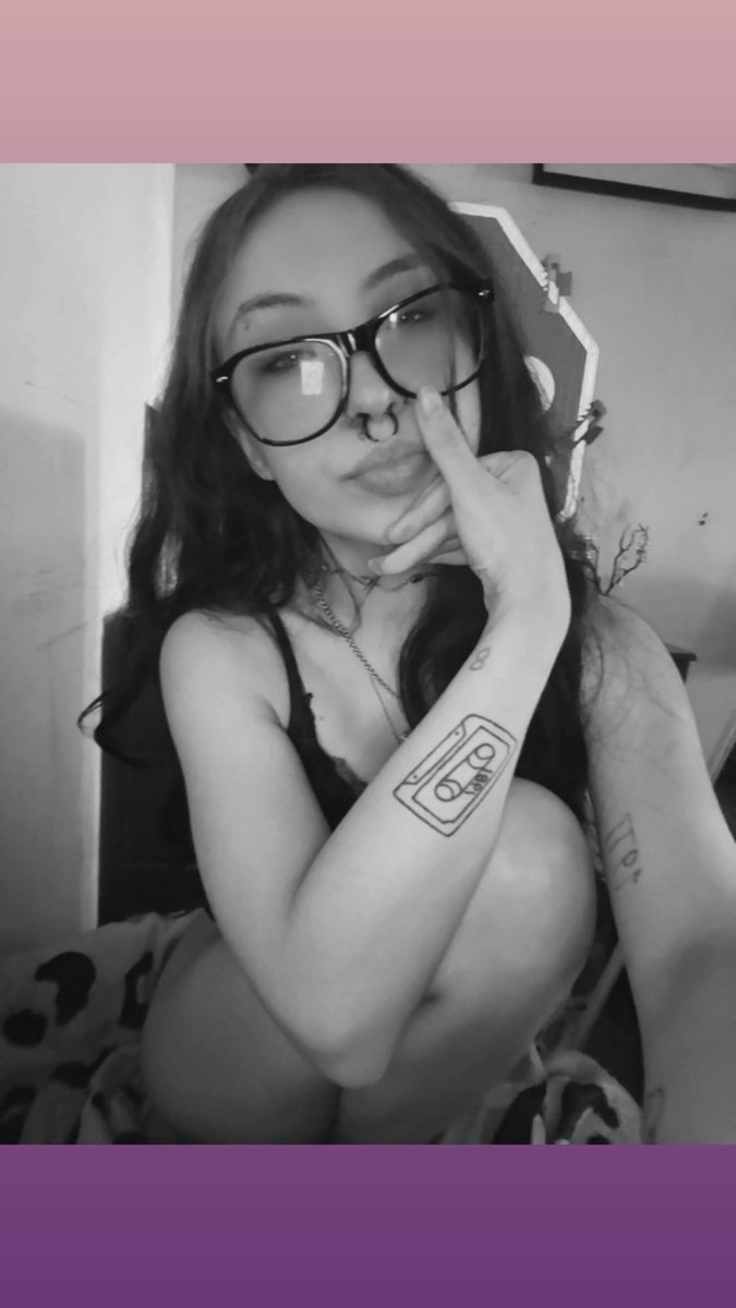 secretssofm's tweet photo. b n w flix 2day π€.
#nsfw #contentgirly #contentcreator #nudecontent #blackthongs #bnw #OFModel #linkonmypage #linkinthebio #unlocktme #xxx #picsandvids #fetishizeme #findomcommunity #paypig https://t.co/vJVUpTapjd