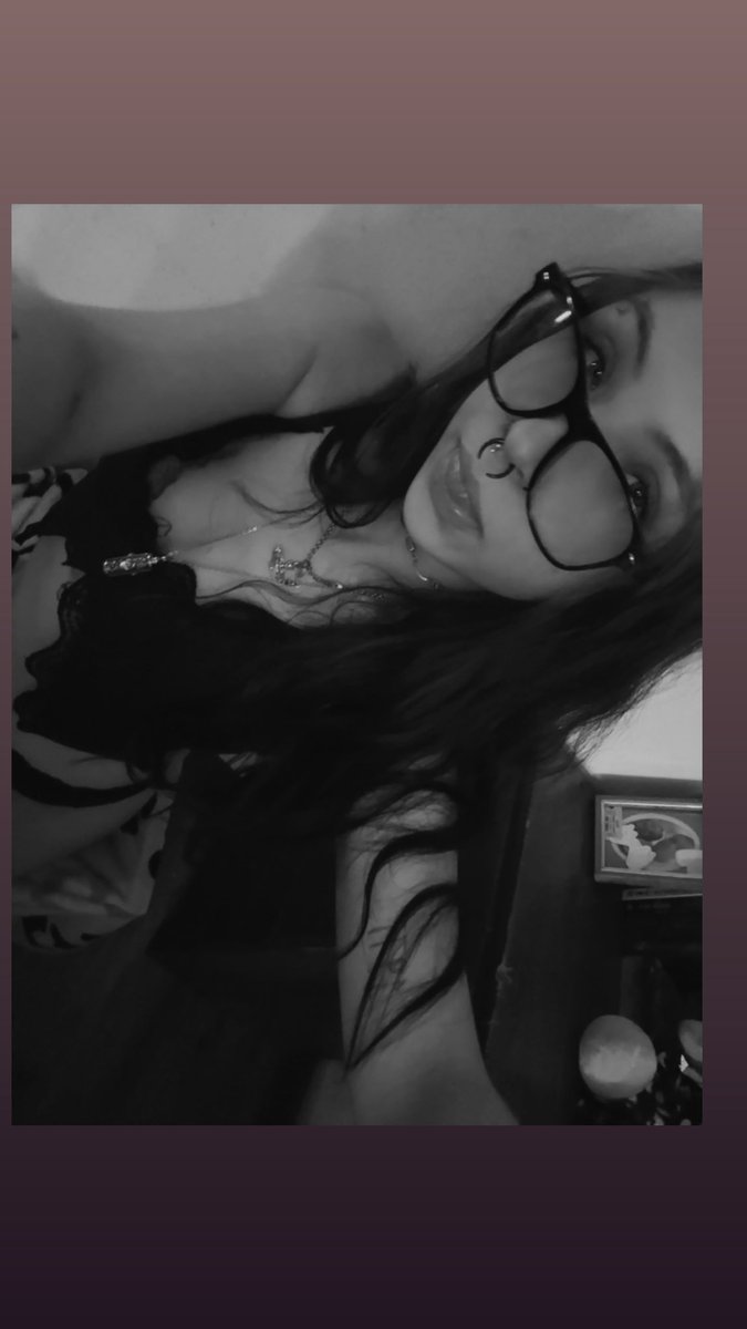 secretssofm's tweet photo. b n w flix 2day π€.
#nsfw #contentgirly #contentcreator #nudecontent #blackthongs #bnw #OFModel #linkonmypage #linkinthebio #unlocktme #xxx #picsandvids #fetishizeme #findomcommunity #paypig https://t.co/vJVUpTapjd