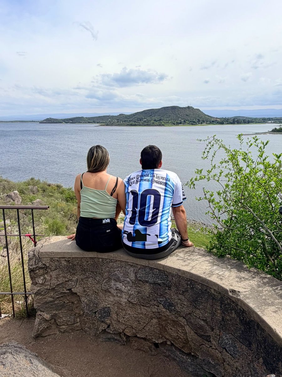AlbertoYMagui26's tweet photo. Siempre juntos , y mirando hacia delante 💝 https://t.co/KEsHpL65Su