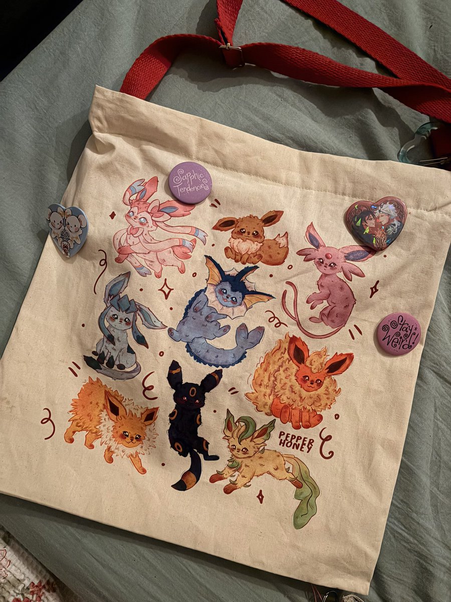 metalroan's tweet photo. minha ecobag das eeveelutions to apaixonada https://t.co/X0QOVEY70W