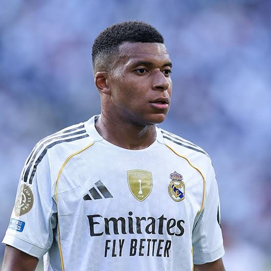 TheHateCentra's tweet photo. Sorry King, Vinicius Junior almost made us forgot about you🙏

90 Minutes 
0 G/A
2 big chance missed 
0 key pass 
0/2 accurate crosses 
10x possession lost

KYLIAN MBAPPE https://t.co/eIK4Z6pJH5