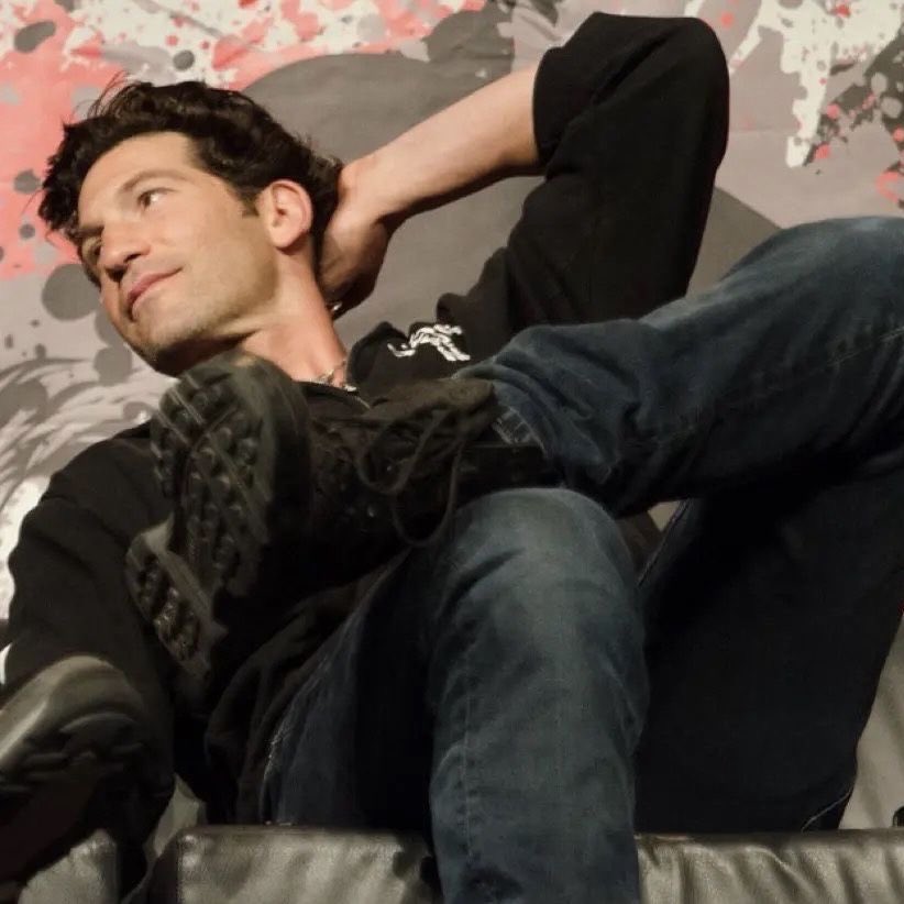 frankiscastle's tweet photo. he’s so fucking handsome here https://t.co/VLQUGV4XV4