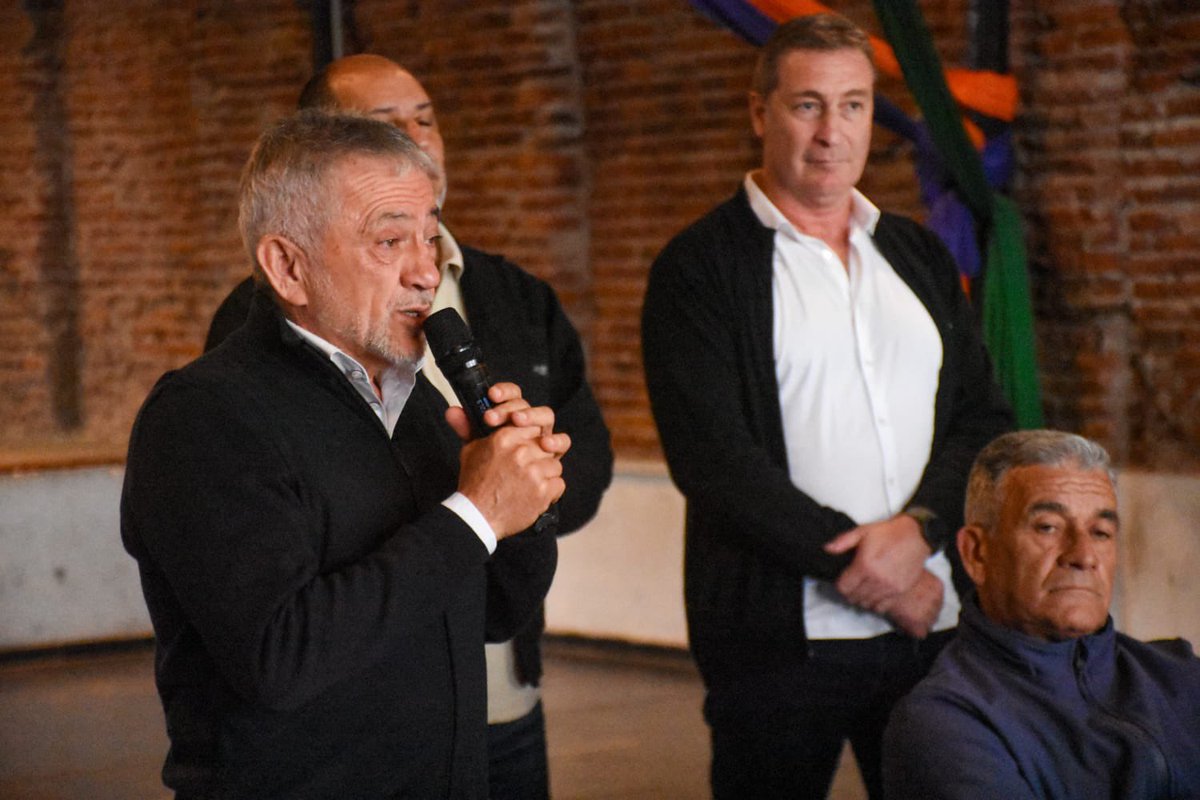 amolinalarioja's tweet photo. Los TÉCNICOS egresados en ESCUELAS INDUSTRIALES son fundamentales para pensar, diseñar y CONSTRUIR nuestra ciudad.

Por eso, ayer realizamos un ENCUENTRO con TÉCNICOS, egresados y estudiantes de diversas instituciones como la EPET N°2 y el Colegio PRE UNIVERSITARIO SAN MARTÍN. 

Celebro estos espacios de debate y FORMACIÓN. Sigamos TRABAJANDO JUNTOS para una mejor ciudad.