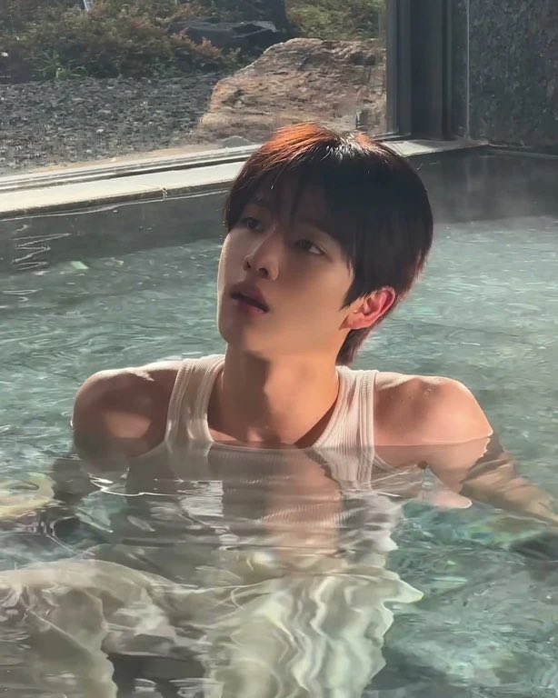 seswsa01's tweet photo. 성찬 물이랑 만나면 너무 고자극이야.. https://t.co/CCSYg62vsQ