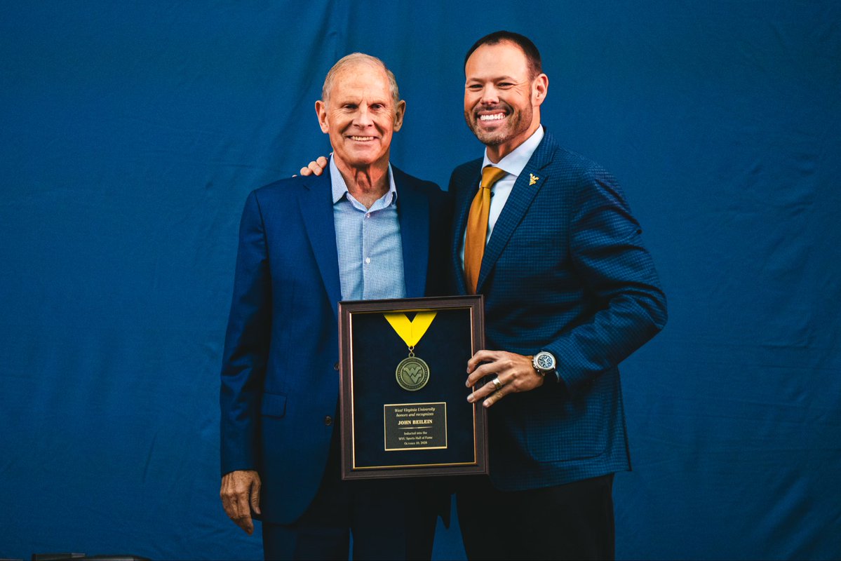 WVUhoops's tweet photo. Hall of Famer 👏👏👏

2005 NCAA Elite Eight ▪️ 2006 NCAA Sweet 16 ▪️ 2007 NIT championship ▪️ 104 wins (2003-07) https://t.co/A5bP5L13yD