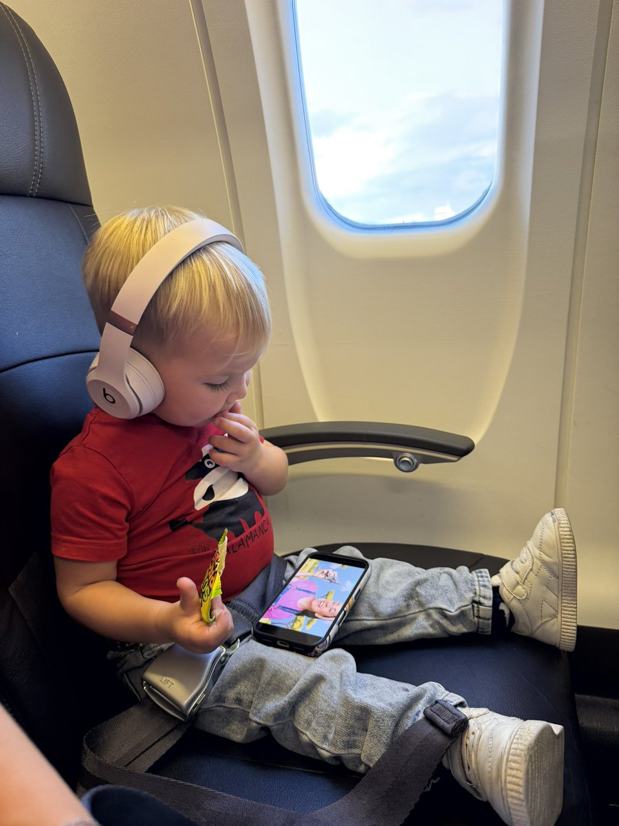 pestctrlguy's tweet photo. Flew out to Phoenix for the weekend. 

Business partner is holding down the fort. 

It’s hot here. So blessed to not live in Phoenix. https://t.co/CbYUdoao90