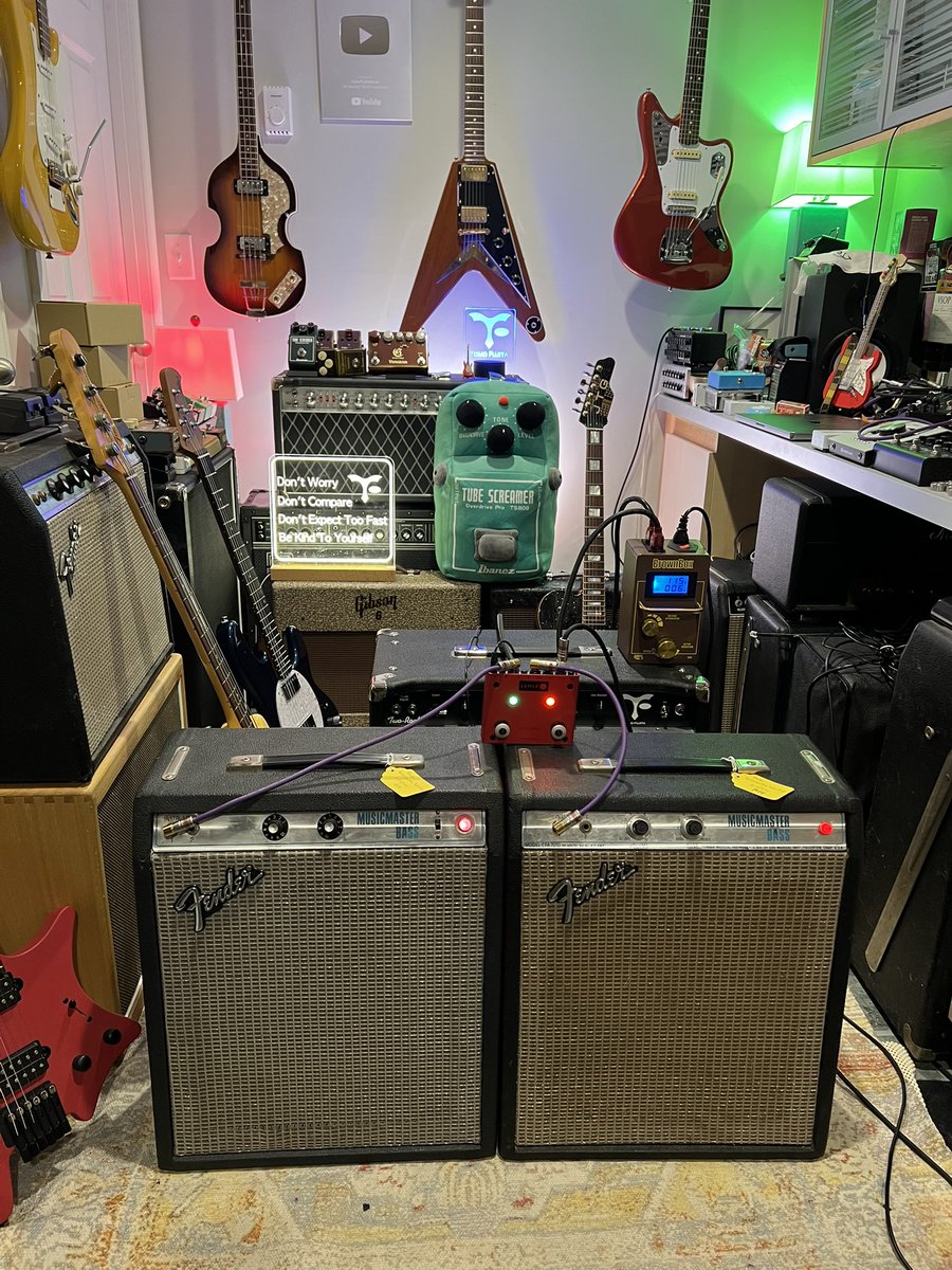 TomoJustFunky's tweet photo. Fun running two Musicmaster Bass Amps (1978 & 1974) together with @lehleswitcher #littledual this afternoon!
Running two amps is so much fun for my ears! A big mono!
I was practicing some funky rhythm & volume swell with @VEMURAM_Pedals #laslunas #distortionpedal #tomofujita https://t.co/iP5aVFaIeu