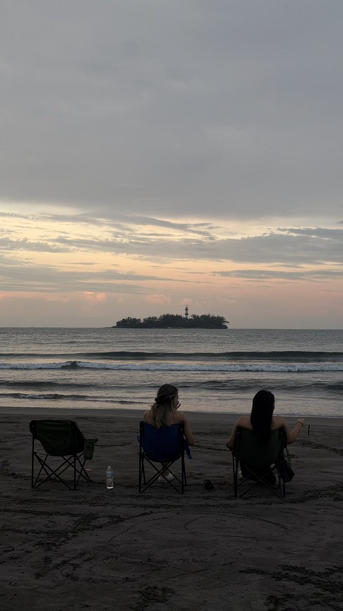 Gerawhite_23's tweet photo. Todo es playa🏝️ https://t.co/iS07m532WL