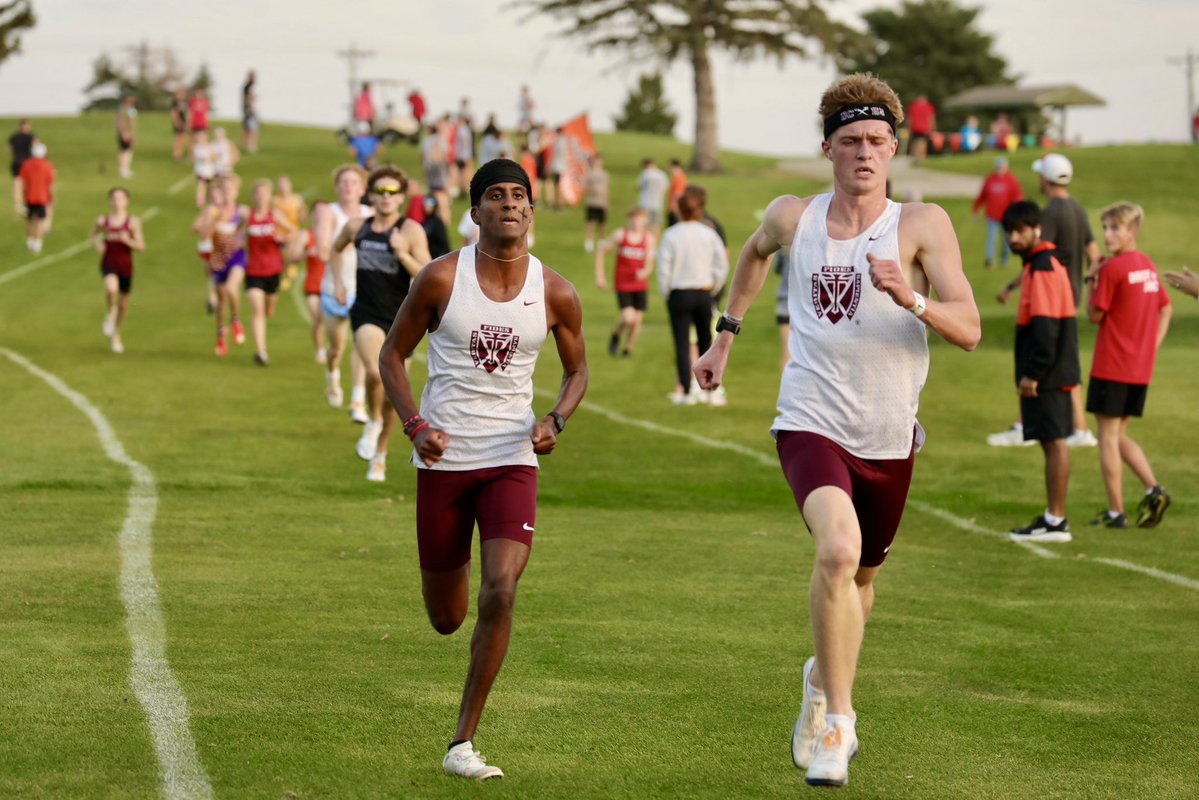 MaroonCrew's tweet photo. Our #3 ranked Boys XC team finished 1st at the Fort Dodge Invitational-congrats!!

For the first time this season our top 4 runners all finished under 16 minutes: Charlie Deick, Will Tice, Nate Timboe, and Theo Tollakson. Elias Stein rounded out the scoring to help the Maroons to a 71 point victory! 

Our #10 ranked Girls XC team finished 4th overall at the Ft. Dodge Invitational ahead of 4 other top 15 teams. Lizzy Tiffany, Cora Volp, Abby Muehling, Payton Wolfe, and Ari Horras led the team as scorers to finish with a 19:36 team avg. time! Great job, Maroons!
