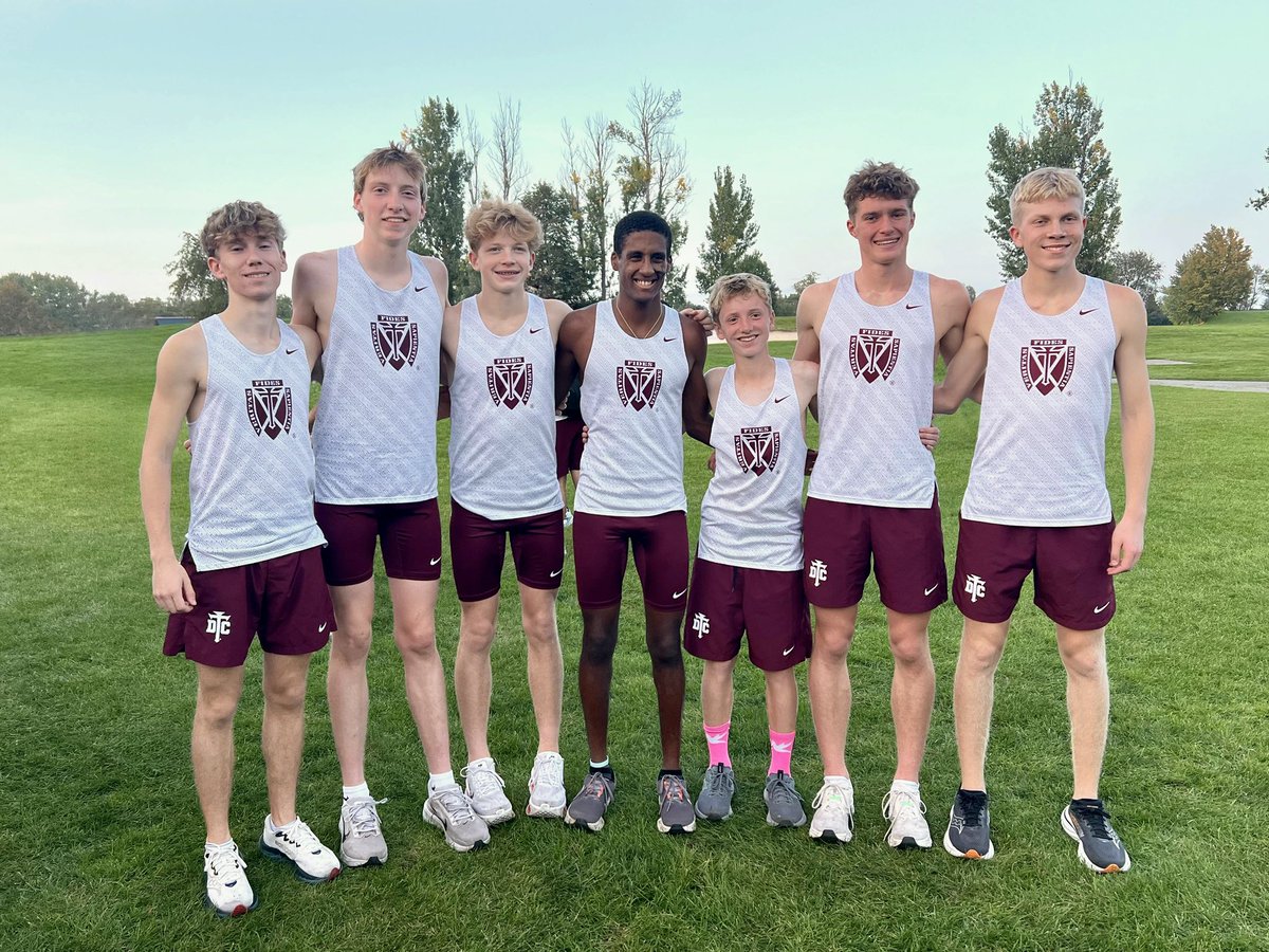 MaroonCrew's tweet photo. Our #3 ranked Boys XC team finished 1st at the Fort Dodge Invitational-congrats!!

For the first time this season our top 4 runners all finished under 16 minutes: Charlie Deick, Will Tice, Nate Timboe, and Theo Tollakson. Elias Stein rounded out the scoring to help the Maroons to a 71 point victory! 

Our #10 ranked Girls XC team finished 4th overall at the Ft. Dodge Invitational ahead of 4 other top 15 teams. Lizzy Tiffany, Cora Volp, Abby Muehling, Payton Wolfe, and Ari Horras led the team as scorers to finish with a 19:36 team avg. time! Great job, Maroons!