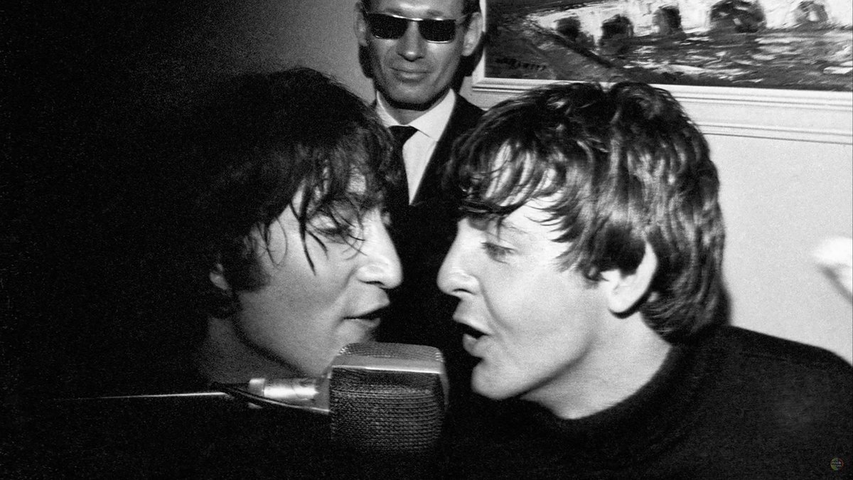paulmcfreaky's tweet photo. just gay and annoying there's no reason to breathe into each others mouth https://t.co/1rVv5jgnaT