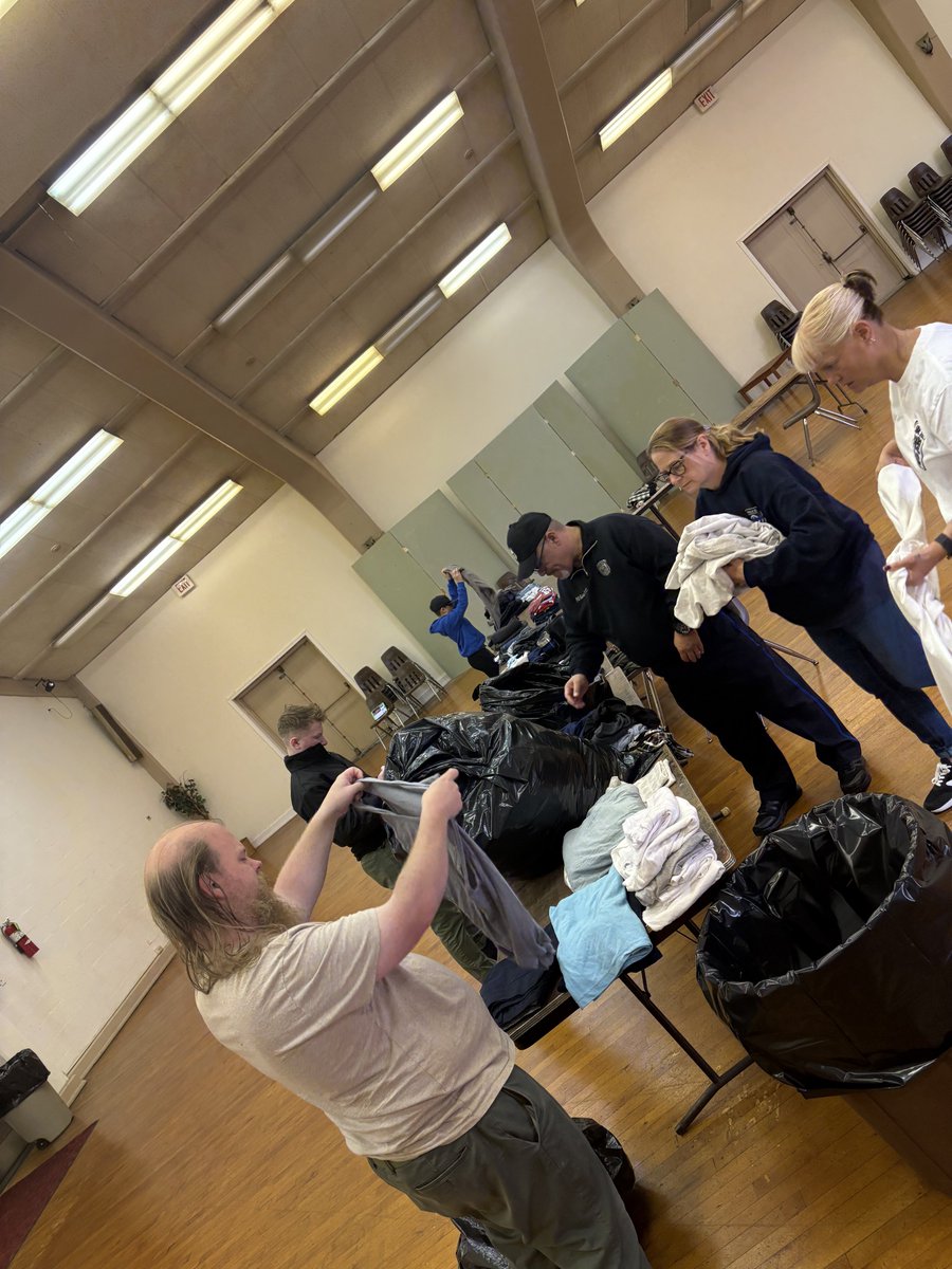 PPD01Dist's tweet photo. I want to say thankyou to all who helped make the 1st District Faith &amp; Blue clothing drive a big success. https://t.co/rDVyOvdAbO